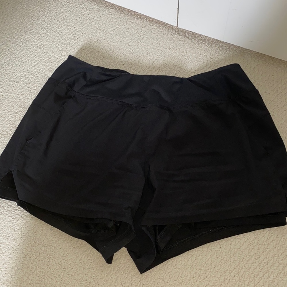 Layer 8 athletic shorts with pockets!!